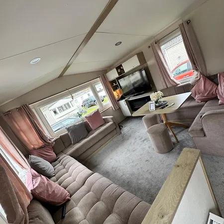 Meadows Luxury Hot Tub Breaks @ Tattershall Exterior photo