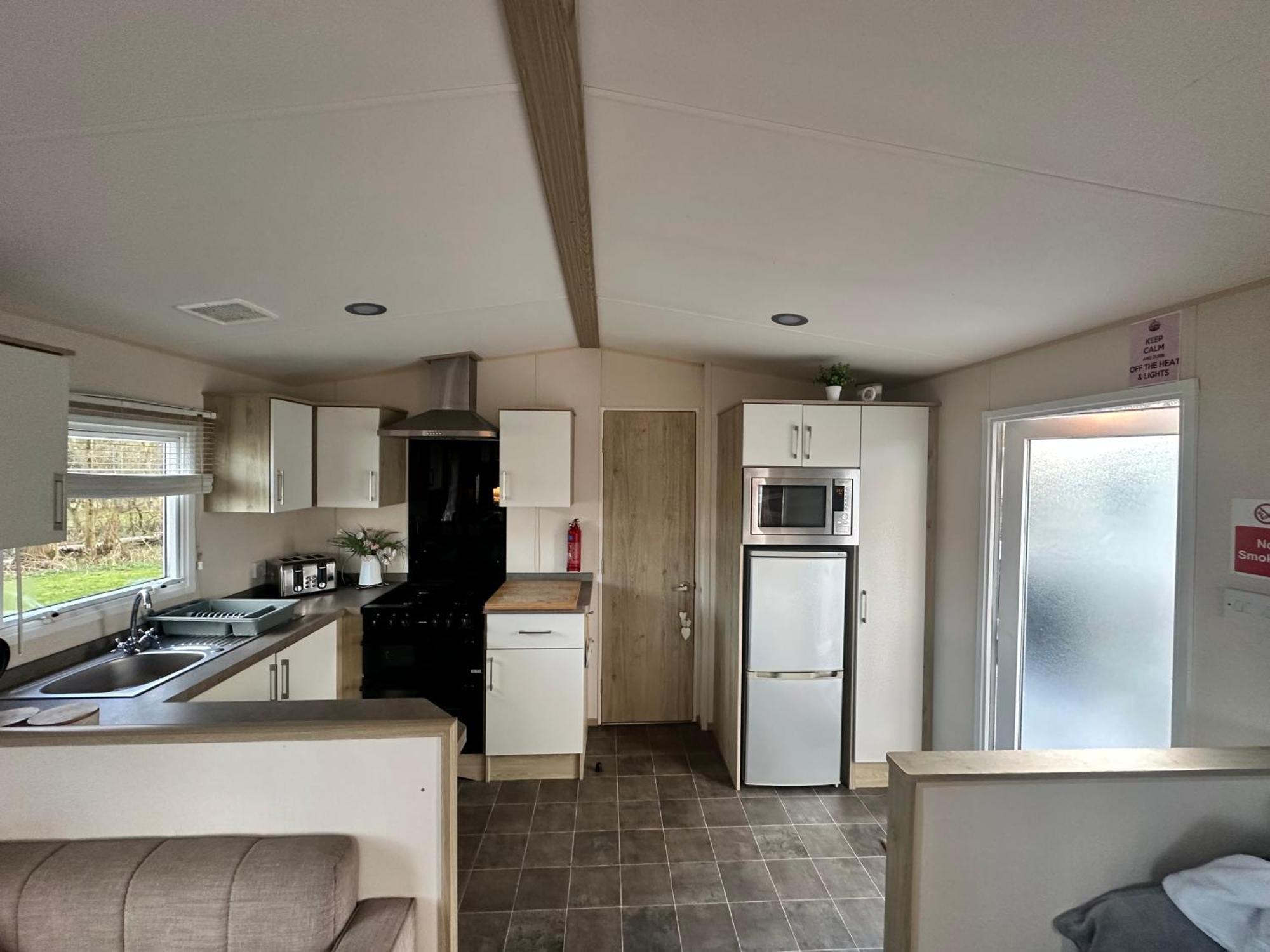 Meadows Luxury Hot Tub Breaks @ Holiday home *