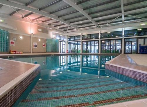 Meadows Luxury Hot Tub Breaks @ Tattershall